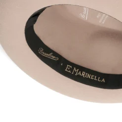 E.Marinella Cappelli|Cappelli|CAPPELLO MODELLO EUGENIO IN FELTRO BEIGE Con dettagli in seta bordeaux