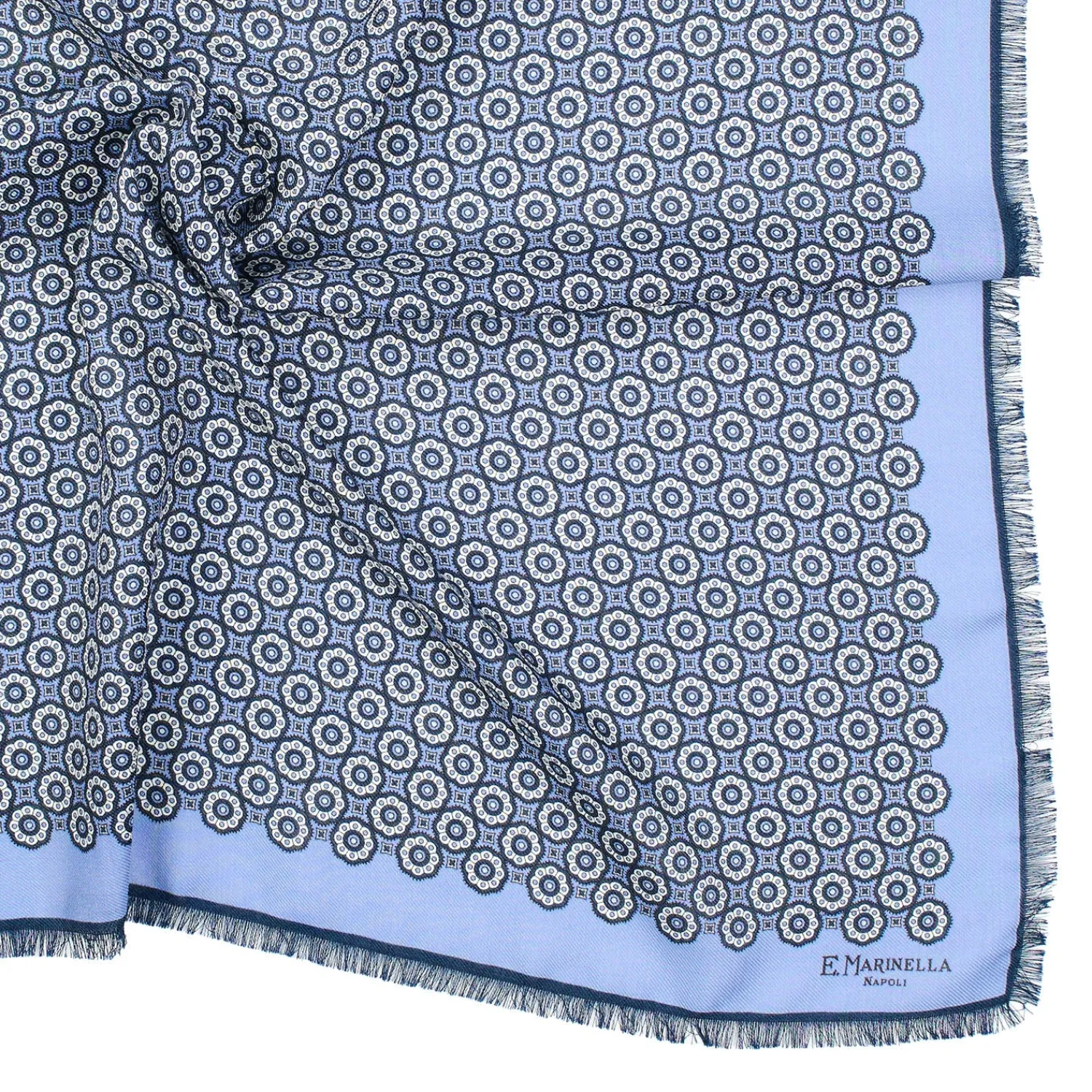E.Marinella Sciarpe Invernali|FOULARD IN LANA, CASHMERE E SETA 65 AZZURRO POLVERE Archivio inspiration 1985