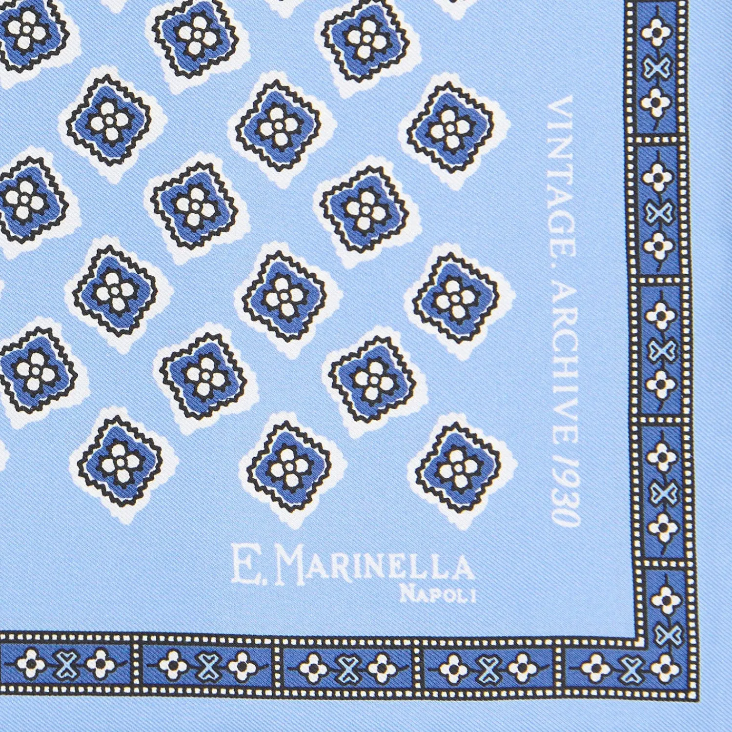 E.Marinella Pochette Da Taschino|POCHETTE DA TASCHINO IN SETA STAMPATA A MANO AZZURRA Fantasia archivio 1930