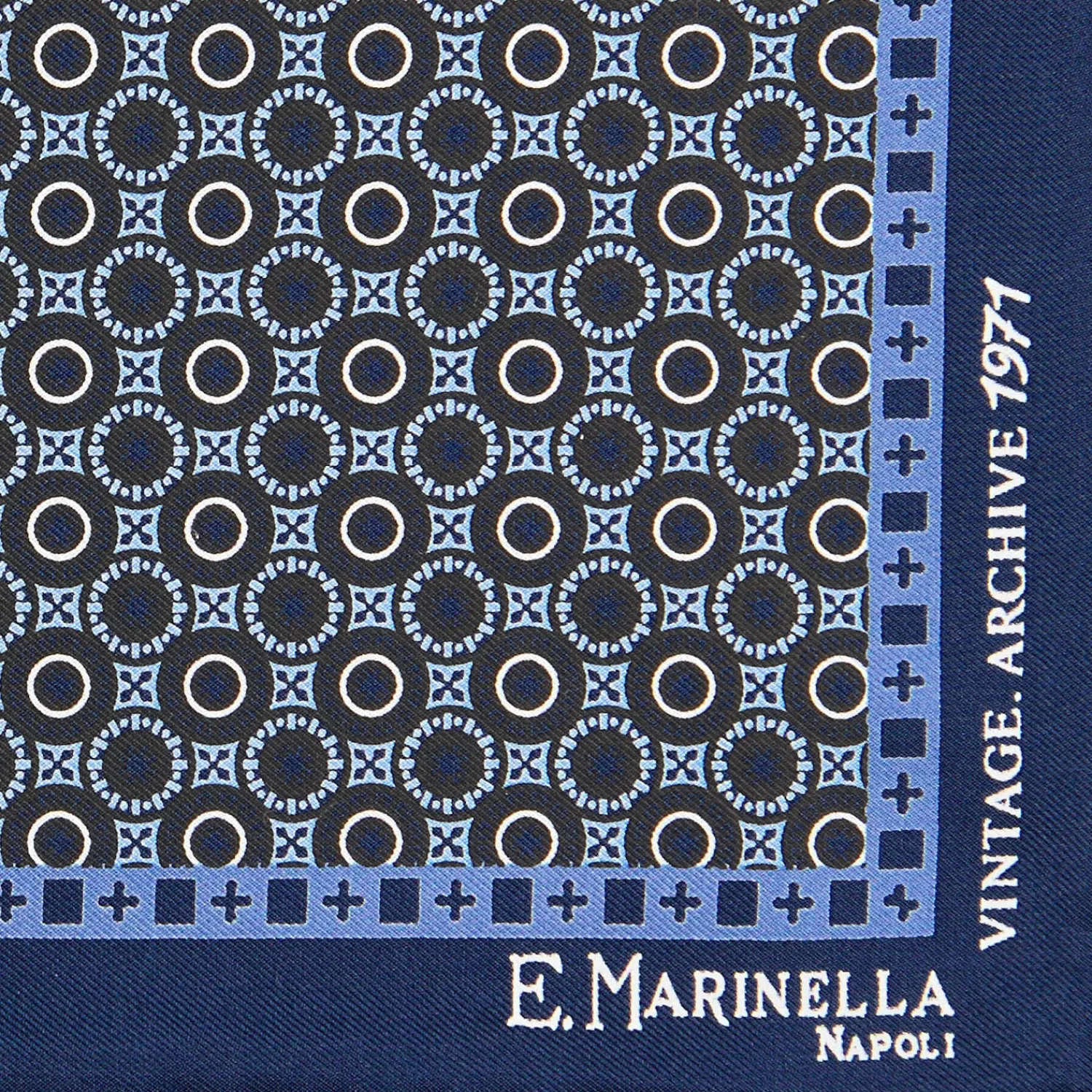 E.Marinella Pochette Da Taschino|POCHETTE DA TASCHINO IN SETA STAMPATA A MANO BLU SCURO Fantasia archivio 1971